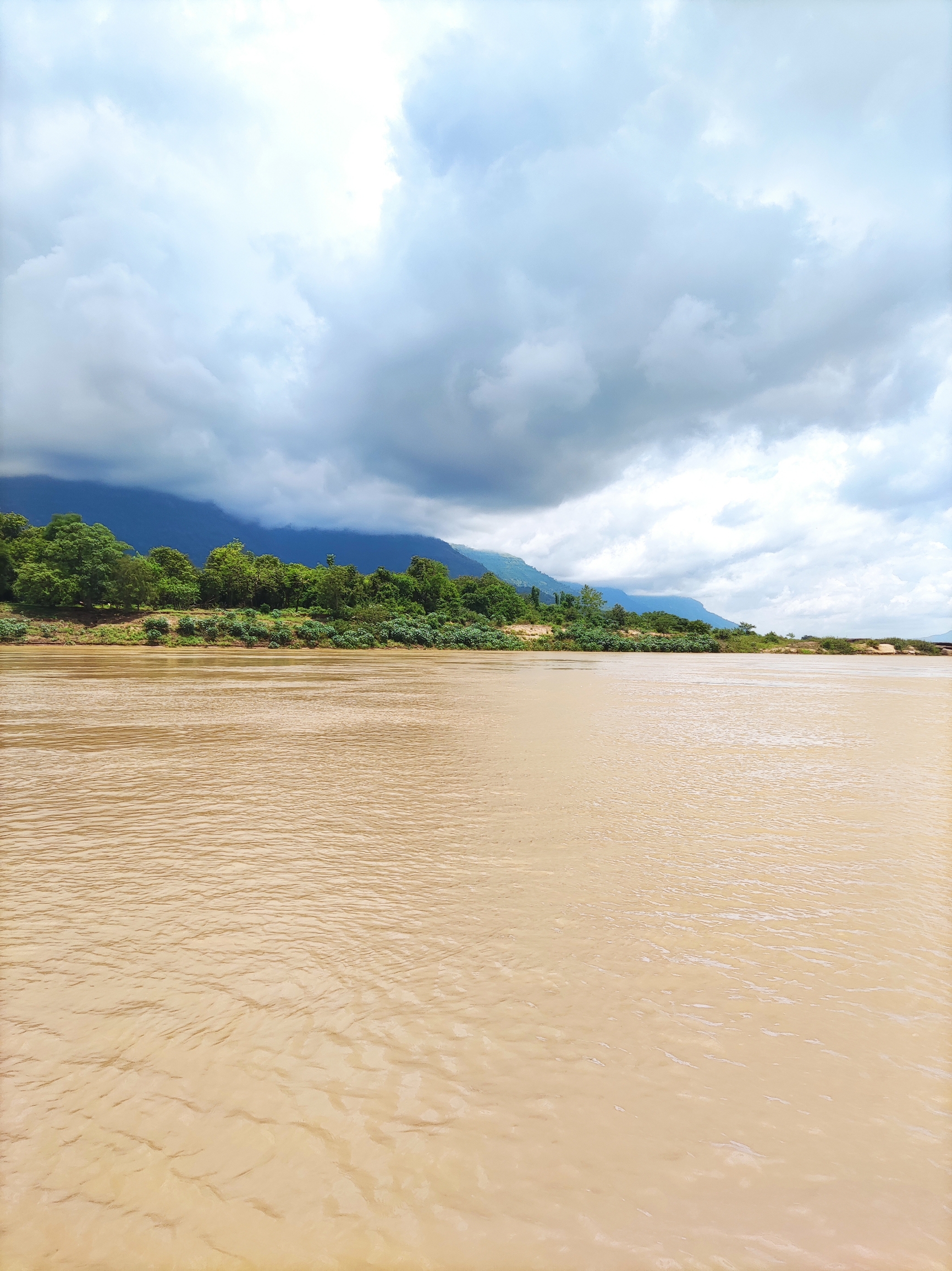 过湄公河，探索瓦普庙，也是世界遗产