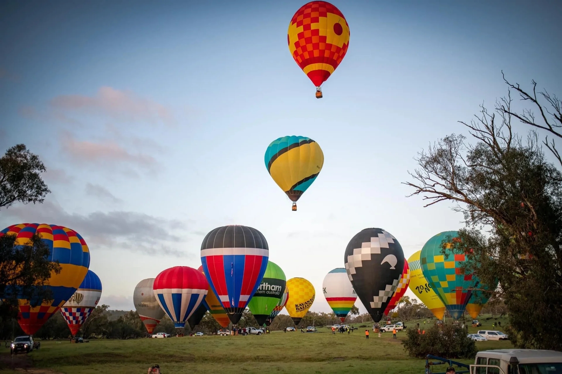 #珀斯热气球飞行体验  在西澳也能看见媲美土耳其的热气球啦 还好没有错过。 本周的西澳热气球节(女子