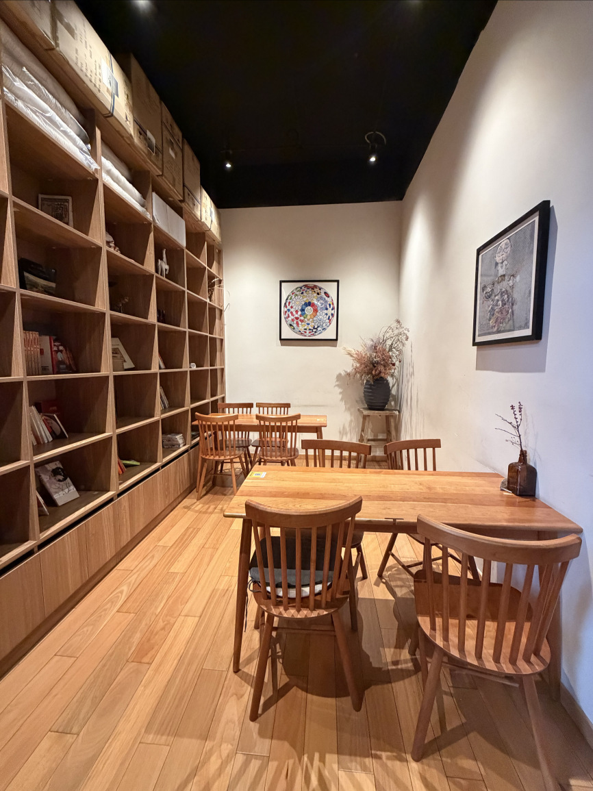 THE HOURS蒹葭咖啡