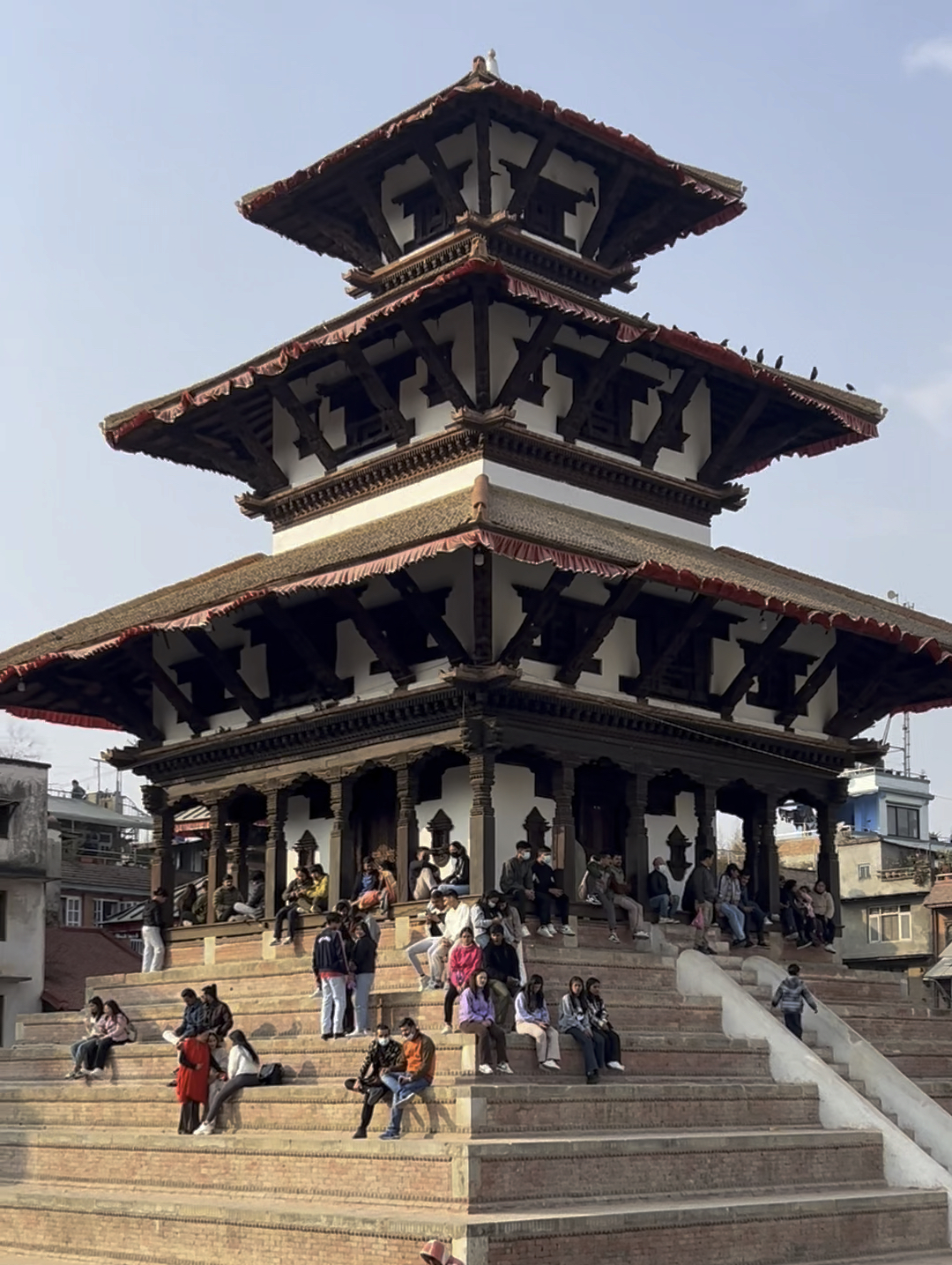 尼泊尔一个寺庙比房子多的国度。加德满都杜巴广场，鸽子与人和谐共处；到了此地，内心是如此平静…