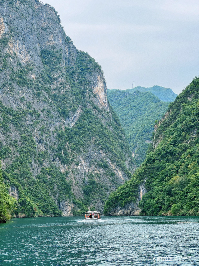 一起出游,全程体验很轻松舒适,风景也是不逊于宜昌的三峡  99门票
