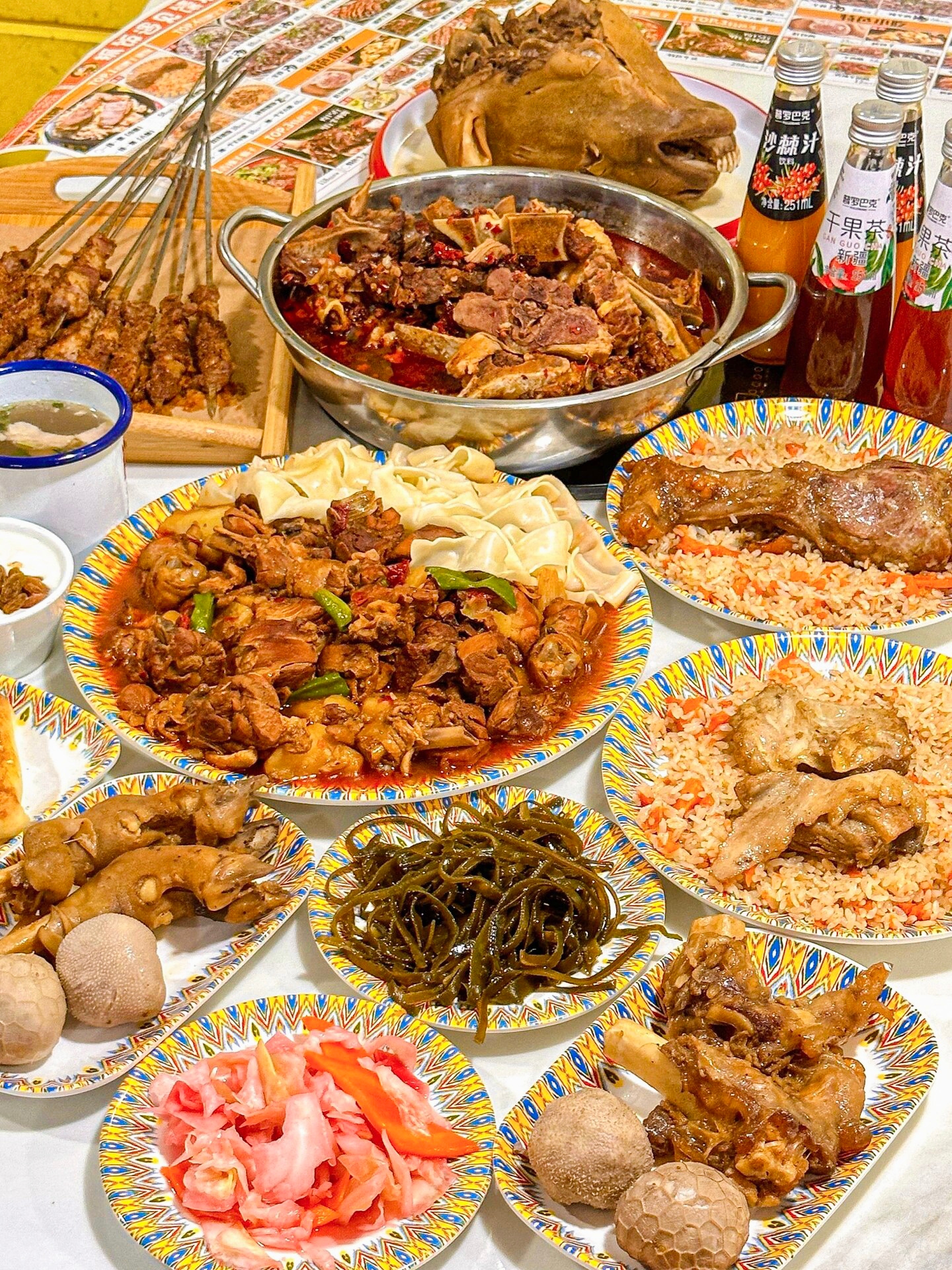 抓饭遇见馕坑肉·新疆菜(中南世纪城江淮路店)餐厅图片