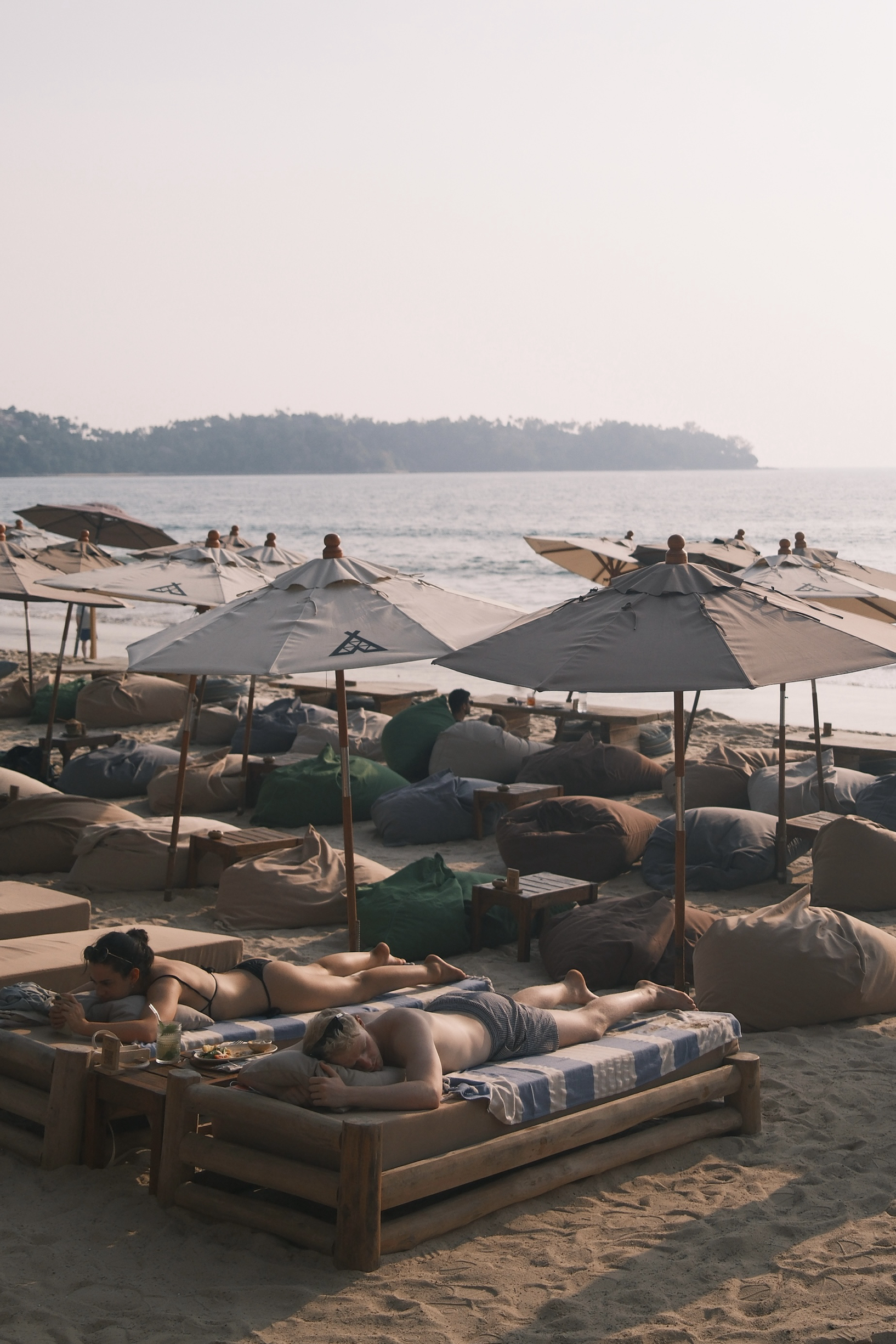 泰国免签，说走就走的普吉岛之旅，海边沙滩bar分享
