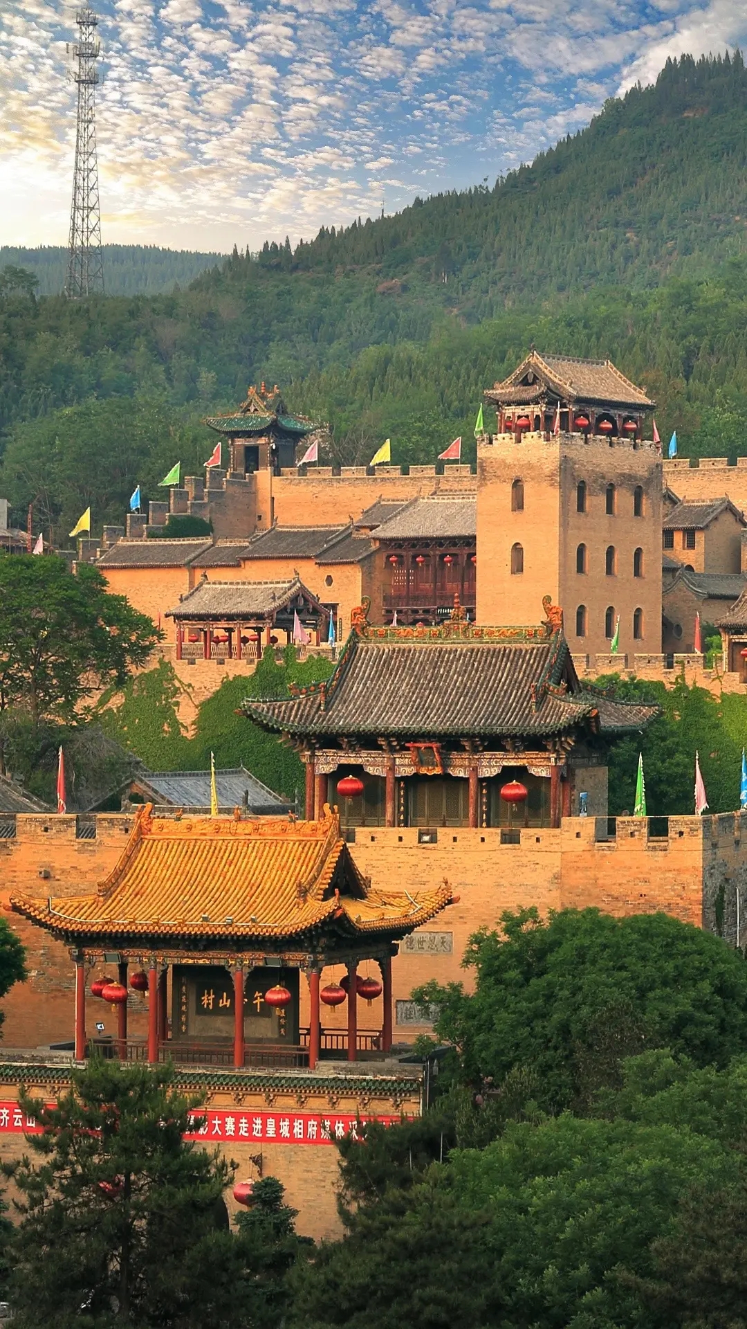 这是古代最豪华最大气的私人宫殿，山西“皇城相府”，它是康熙的老师陈廷敬的家， 被誉为“中国北方第一文