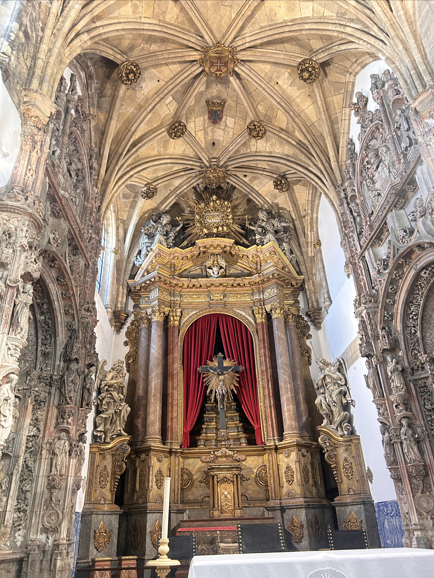 🇵🇹科英布拉市中心：圣十字修道院