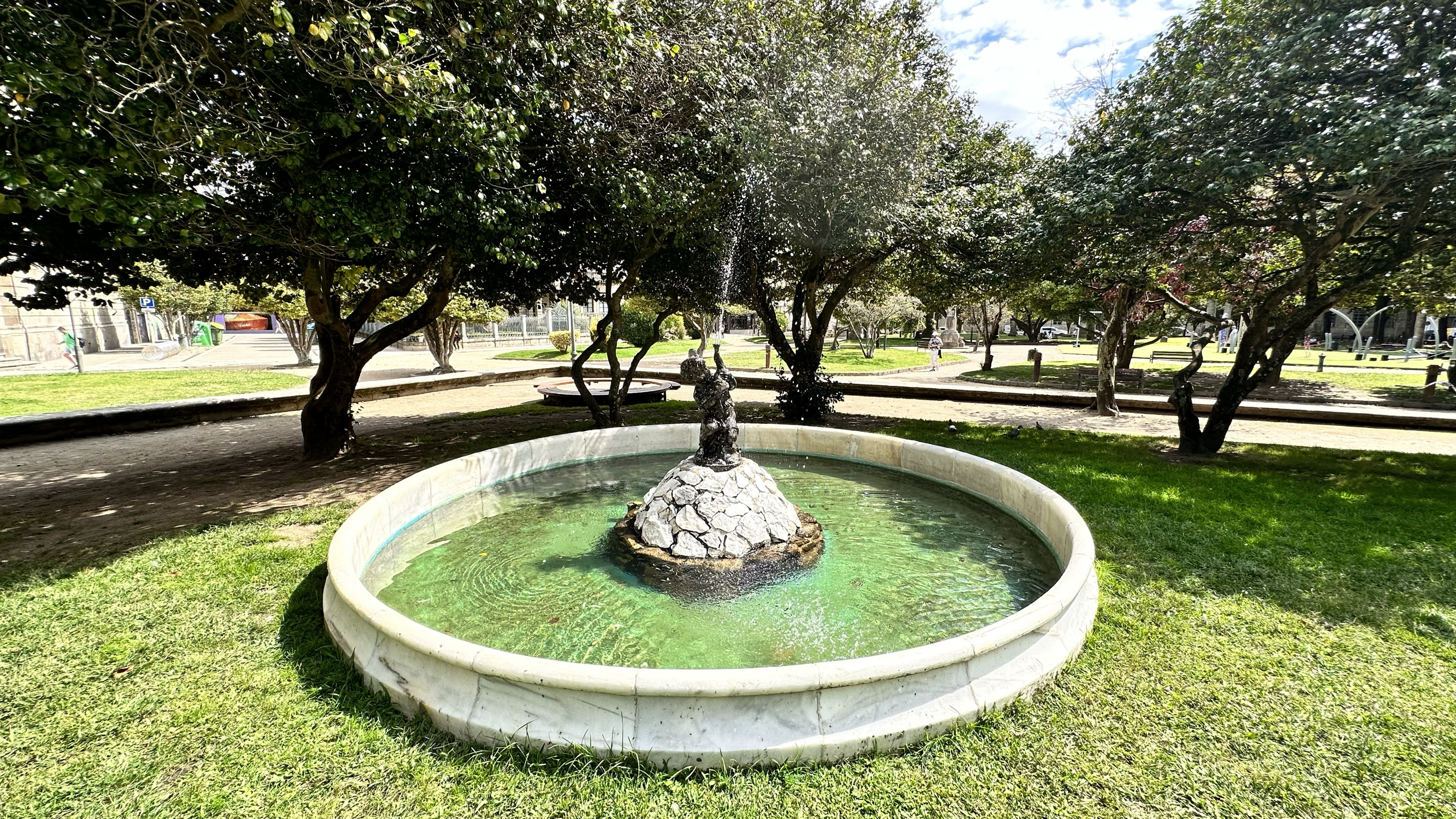 哥伦布花园儿童雕塑喷泉Fountain Xardíns de