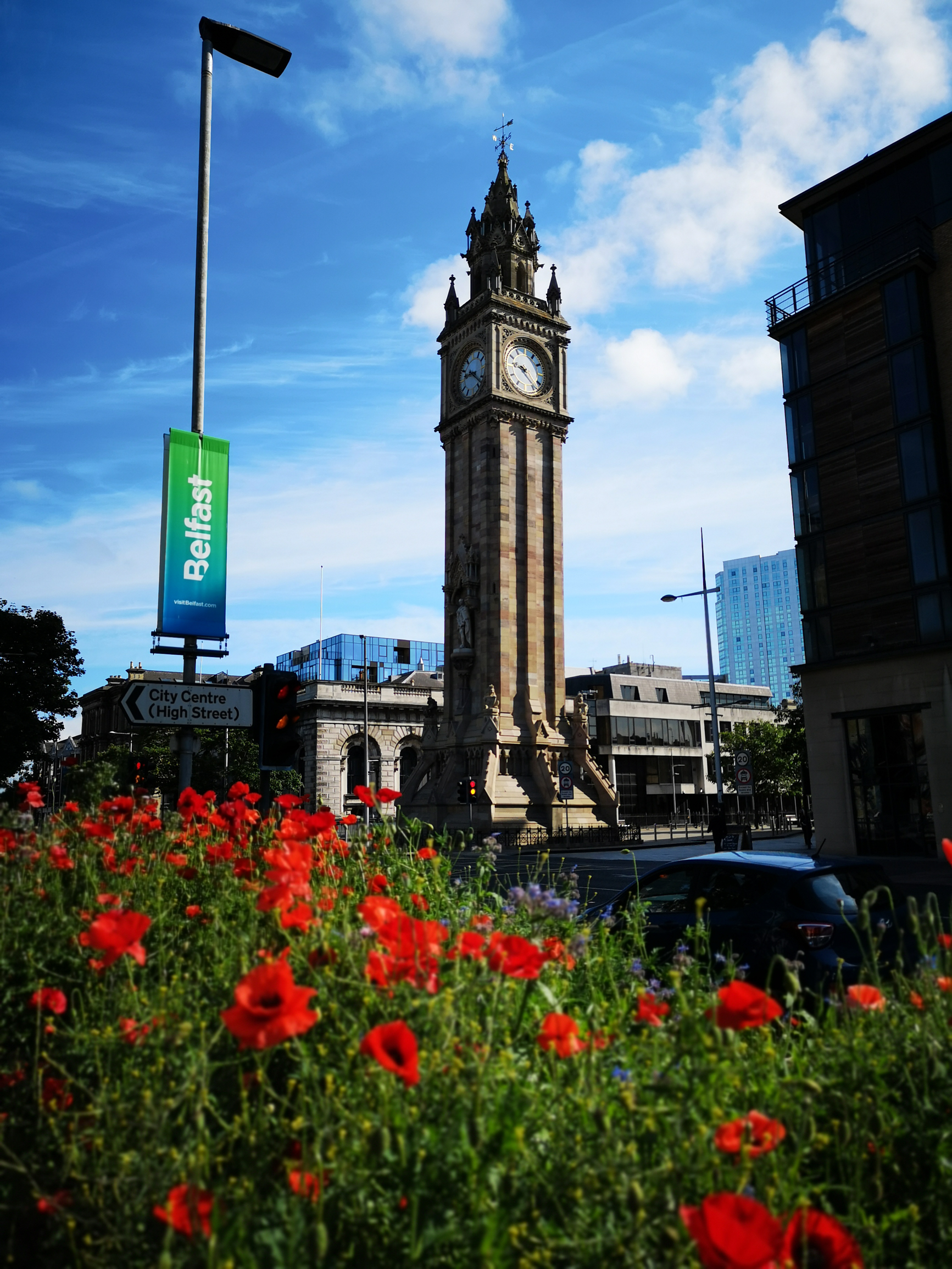 英国北爱尔兰首府贝尔法斯特市中心的钟楼。