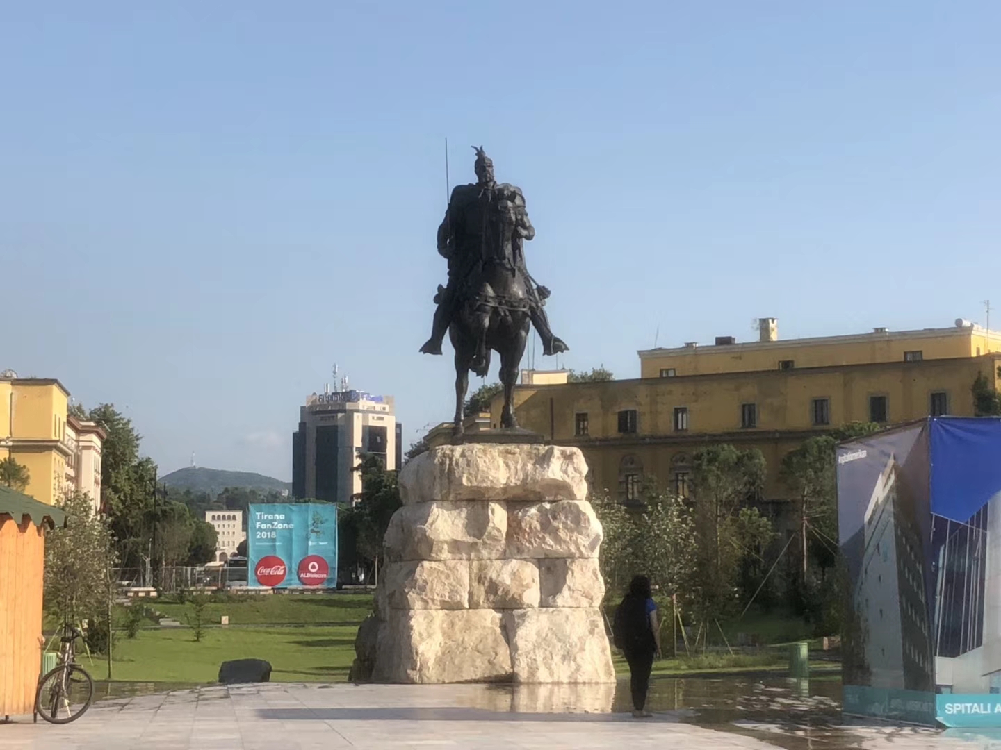 Day7 Tirana  城市中心广场看世界杯感觉很好~