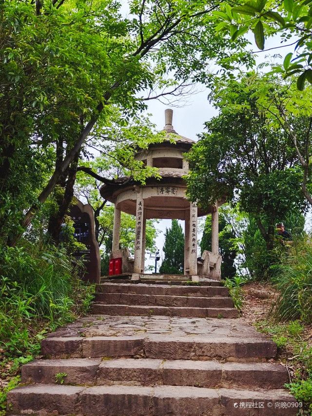 周末游江郎山，领略伟人峰、朗峰天游等景点的壮丽风光