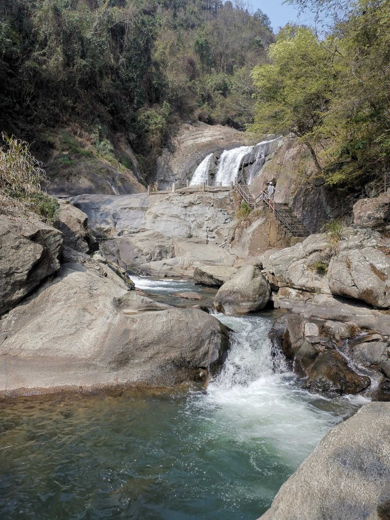 江西奉新八仙飞瀑潭☞在森林和瀑布中穿行