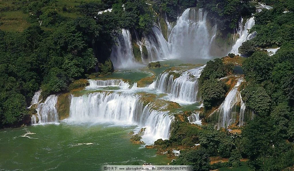 亚洲最美的跨国大瀑布德天瀑布！快来体验吧！