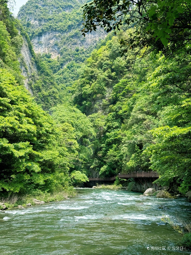 一起出游,全程体验很轻松舒适,风景也是不逊于宜昌的三峡  99门票