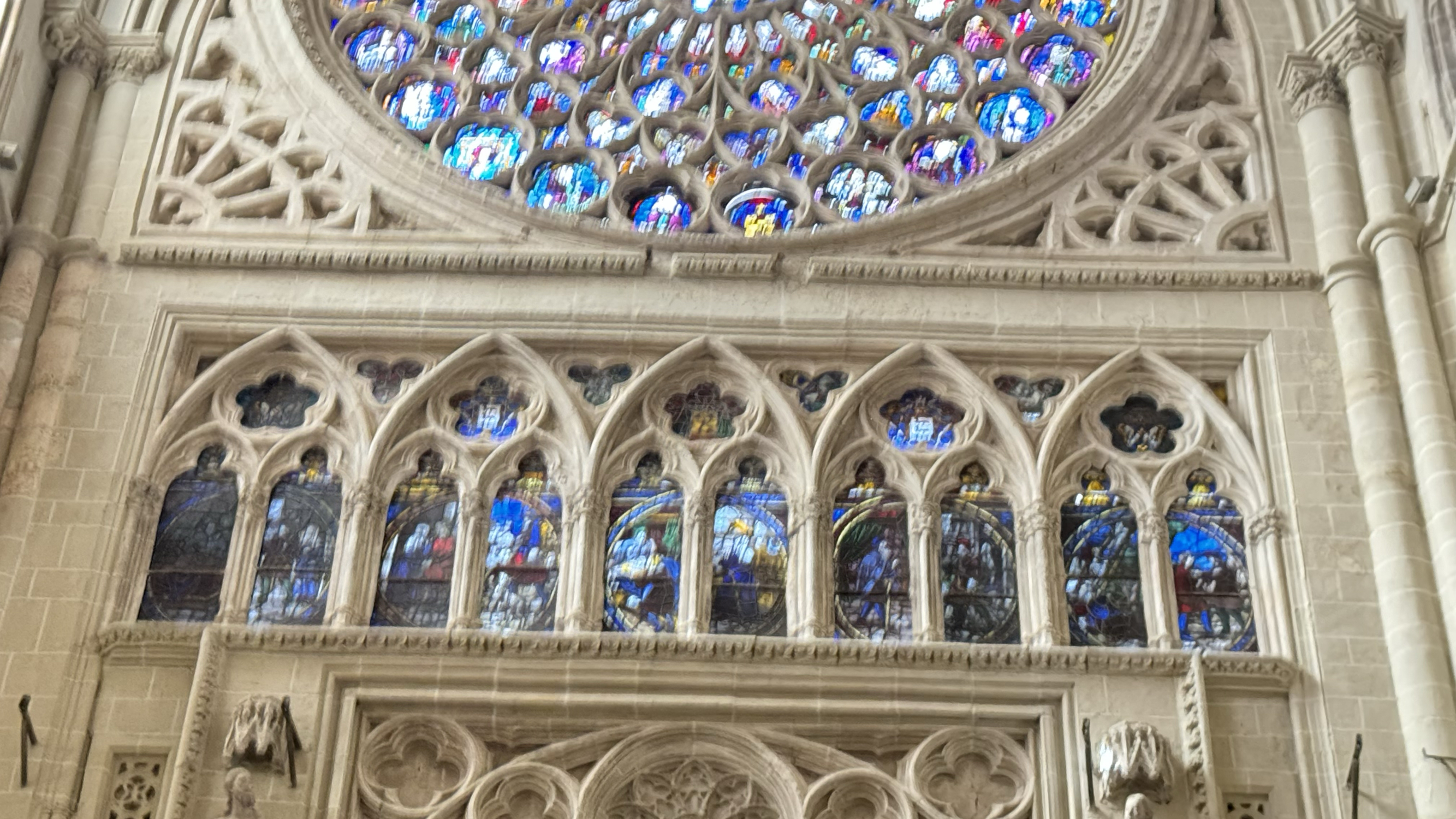 历经千年的岁月洗礼，也难掩它往日辉煌西班牙旧都托莱多主教座堂