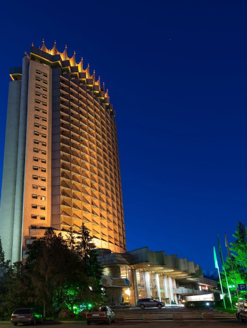 哈萨克斯坦酒店，阿拉木图的心!脏!地带！