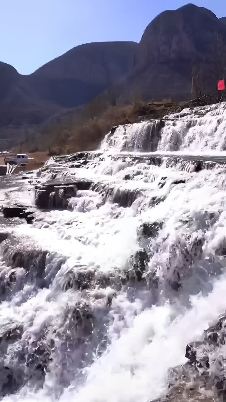 在旅行中看世界景色，在景色中看人生百态！  等你觉得没有方向的时候，适当放空自己，游走在各色各样的美