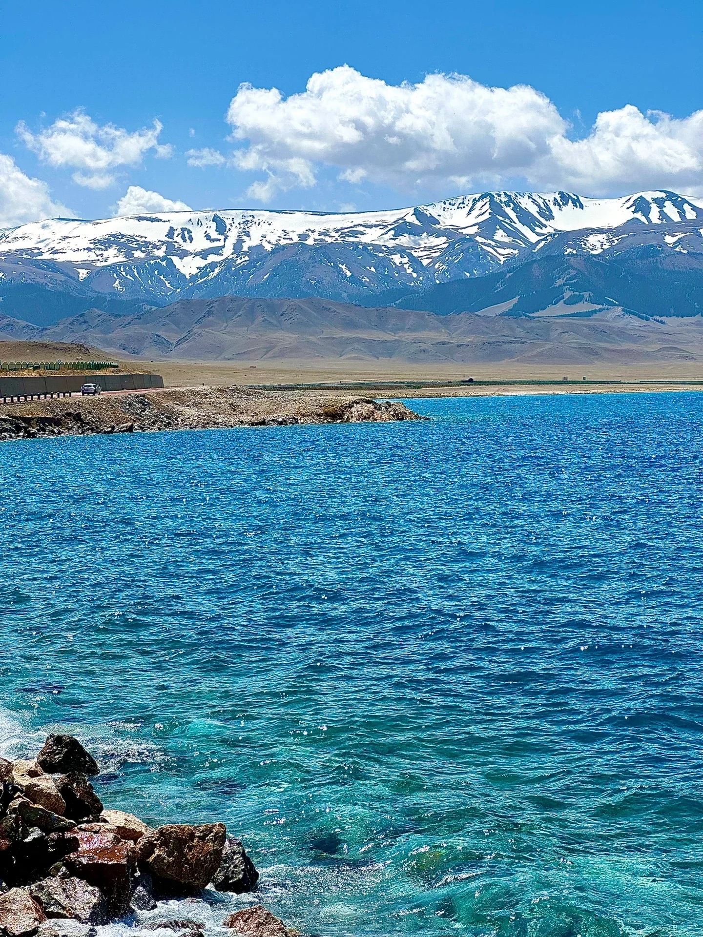 live|快艾特你的旅行搭子今年去新疆吧!攻略我都给你做好了! 五月-七月的赛里木湖堪称最美的时候雪
