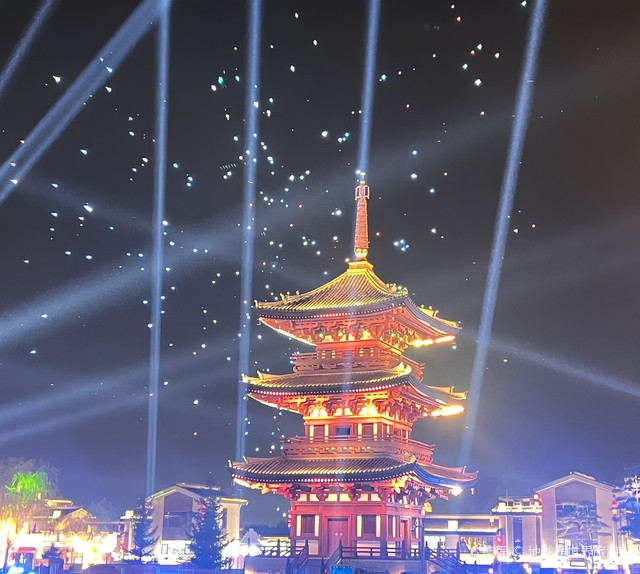 山西五台山夜景图片