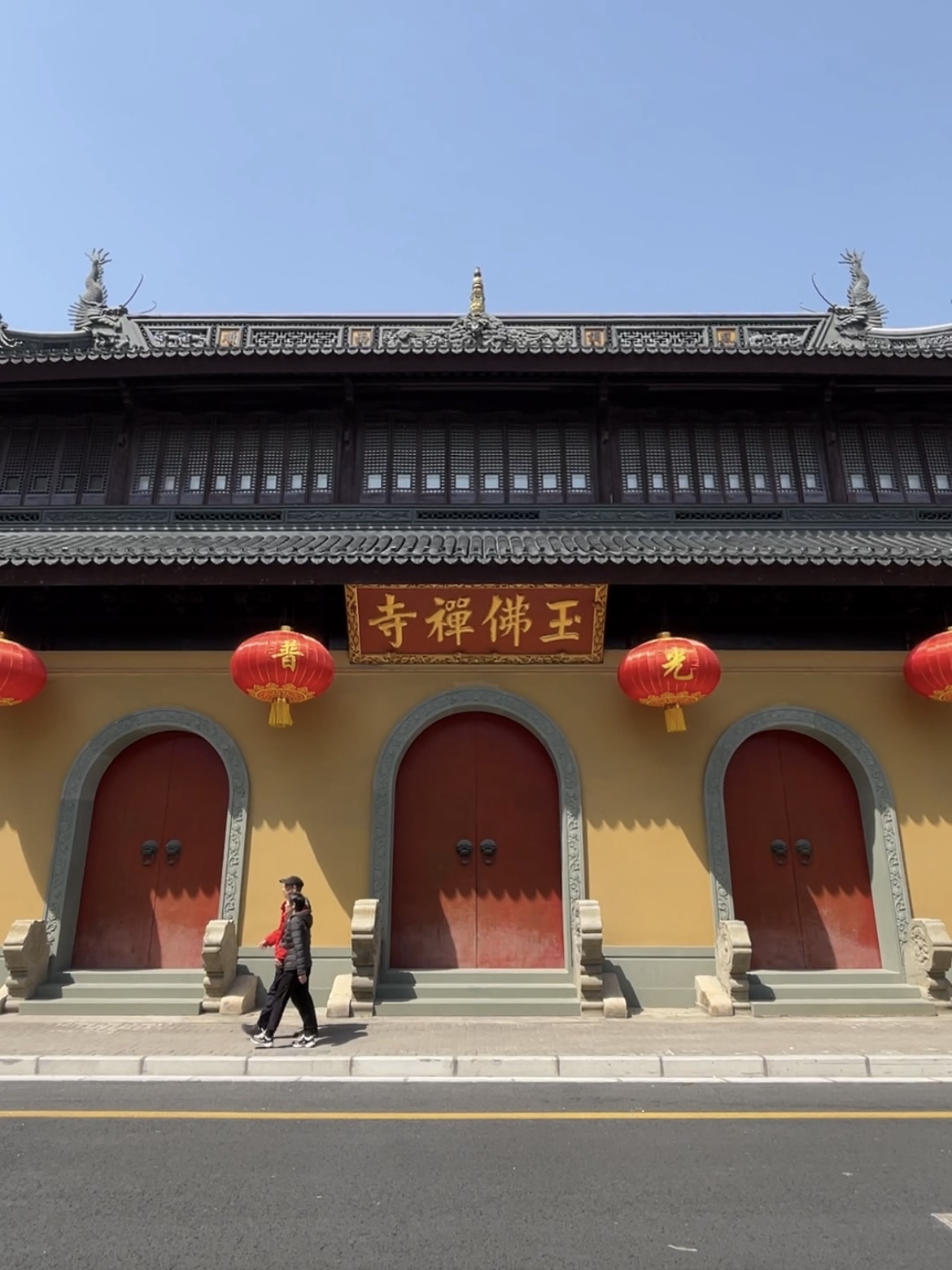 上海失业的人，为什么喜欢跑来玉佛寺？