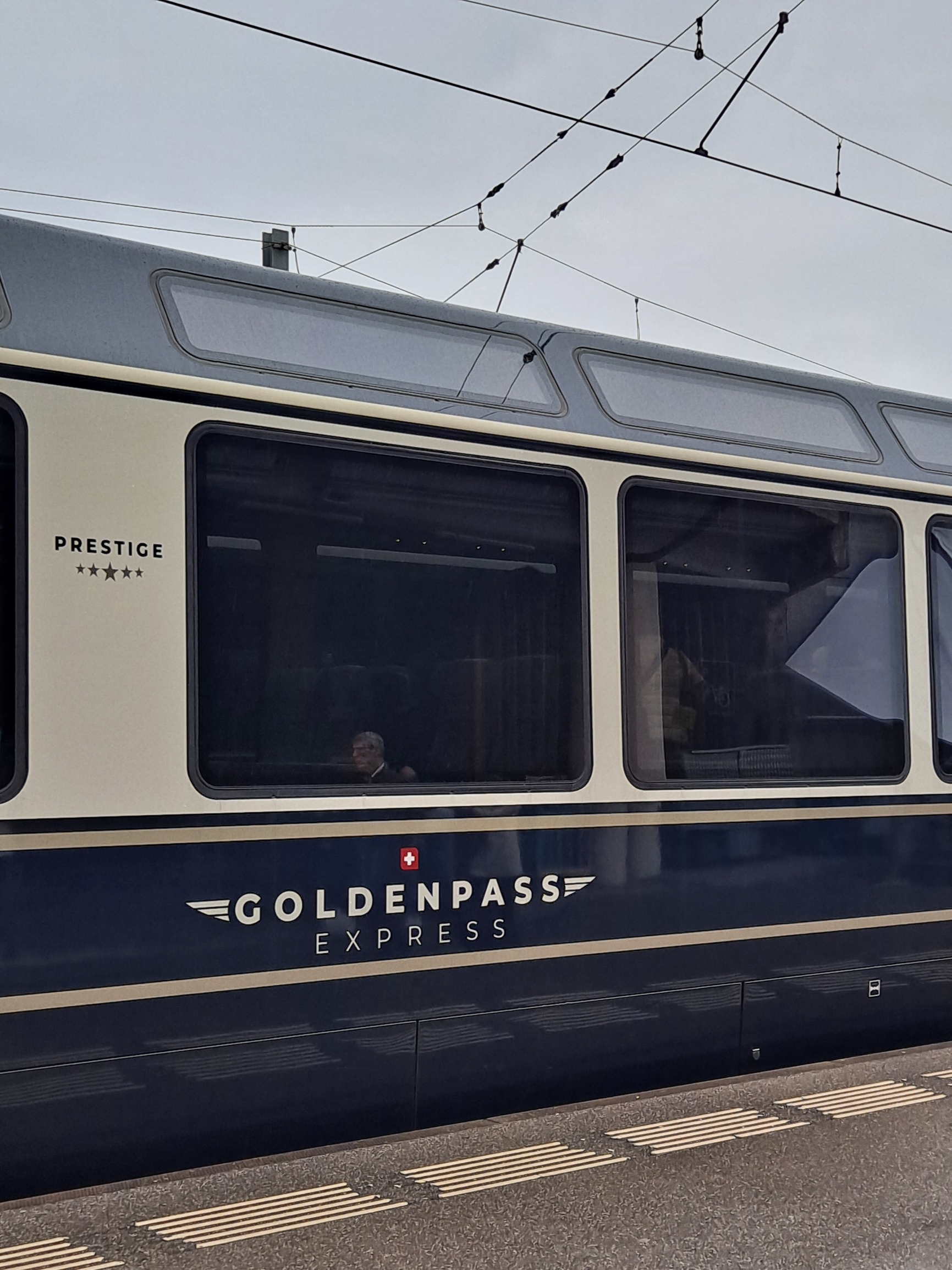 瑞士黃金列車，從因特拉根到蒙特魯。