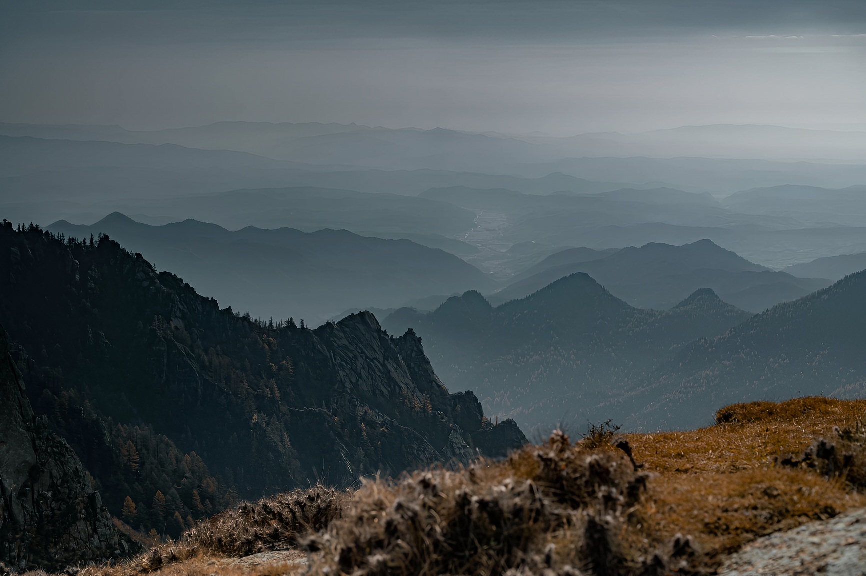 宁武芦芽山：峰峦叠翠，画屏绵延