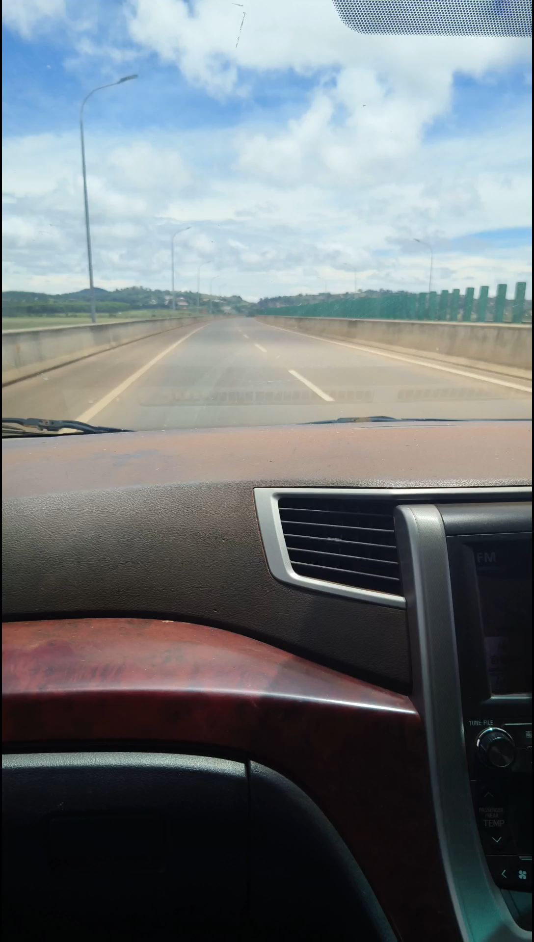 顺利到达乌干达[Grin]#公路上的风景