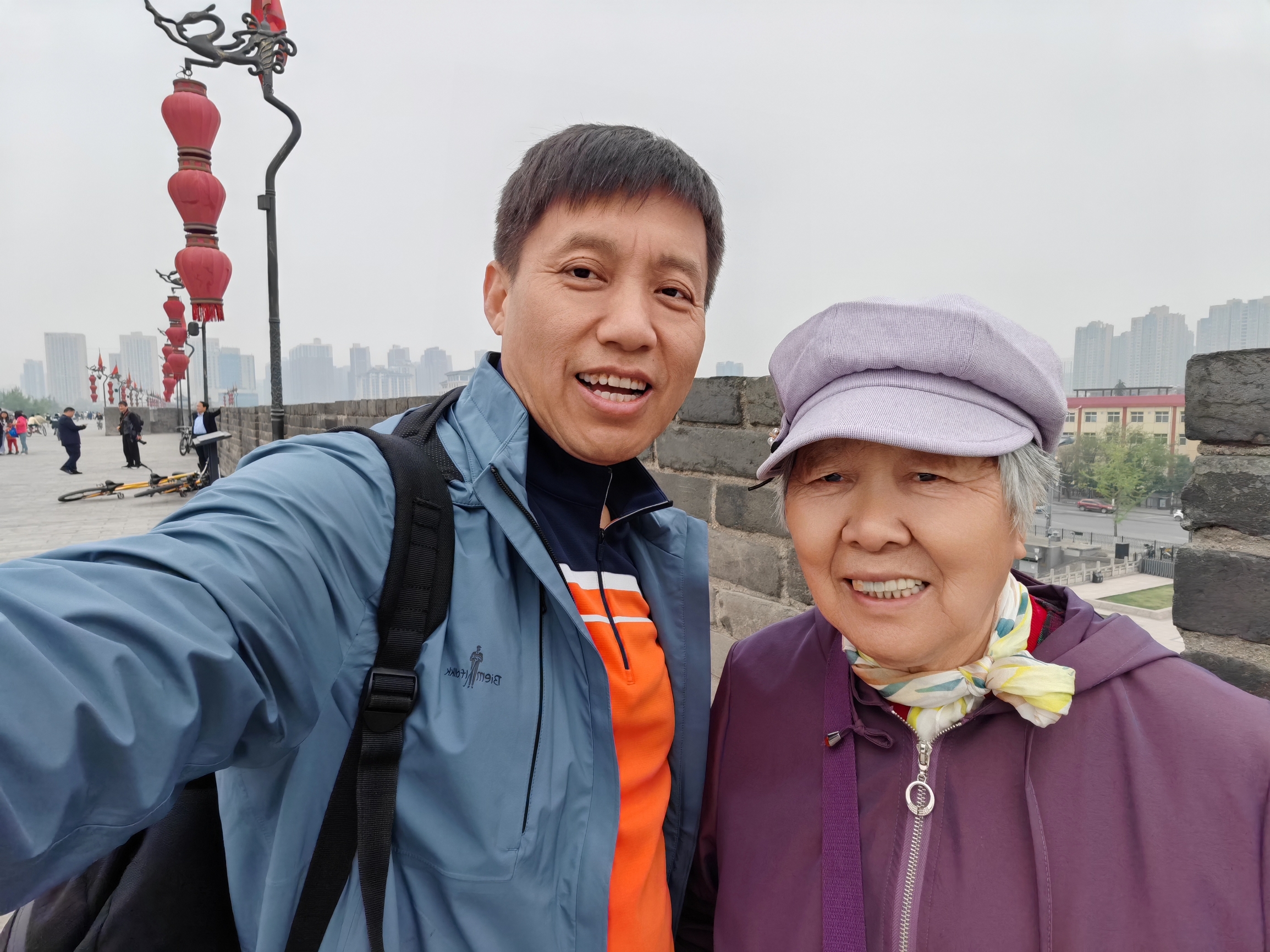 #带妈妈去旅行 有电梯挺好的，方便老年人旅游。