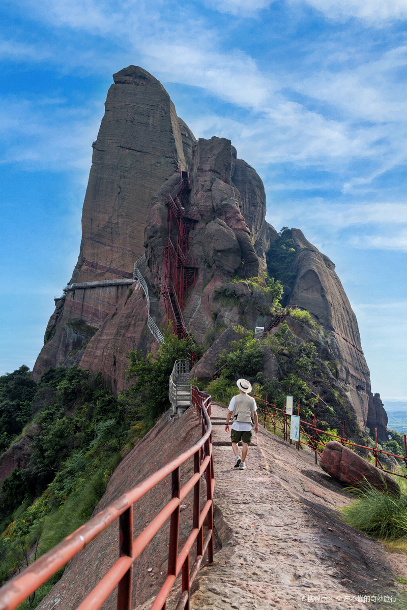 上饶龟峰花间岭·碧水丹心