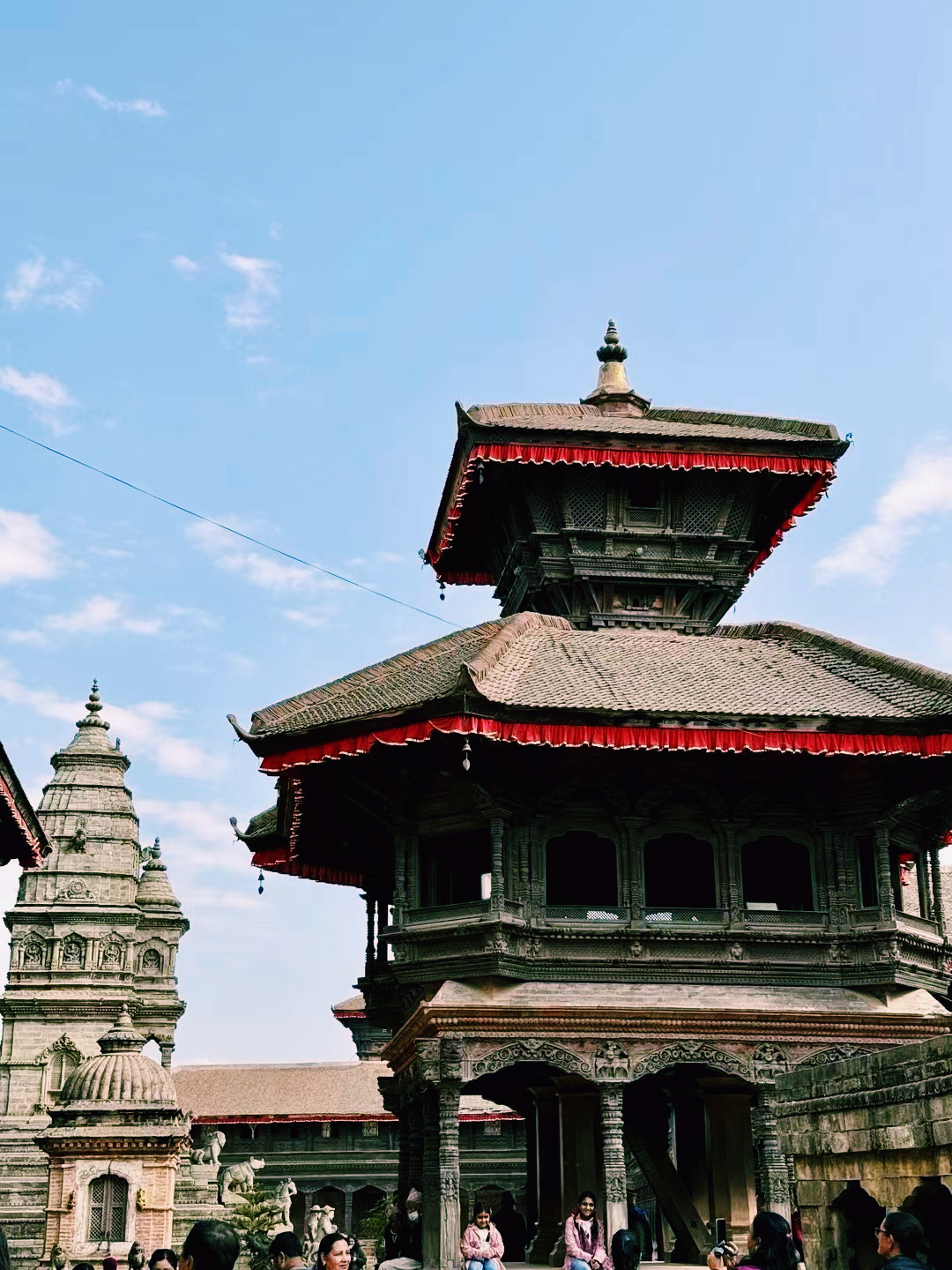 尼泊尔中华寺的雕刻和装饰🎍