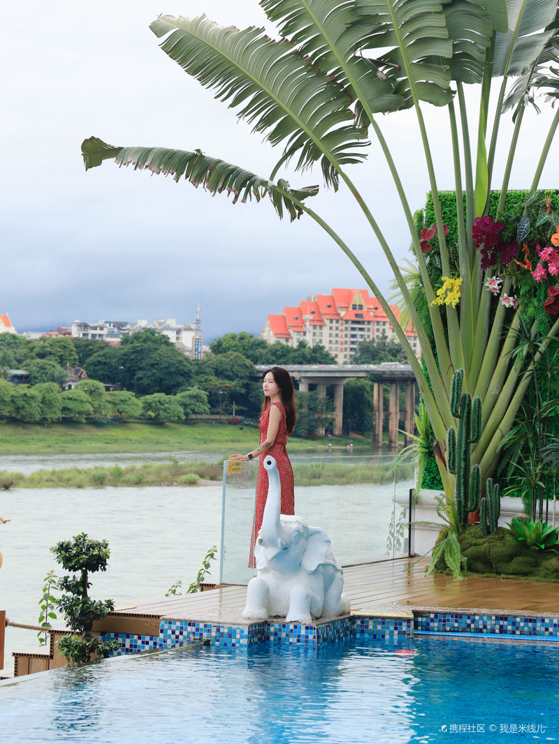 江语江景·一线江景温泉酒店（西双版纳景洪告庄星光夜市店）