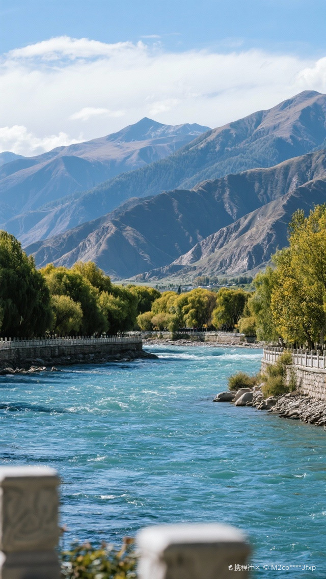 拉萨河夜游启幕实录

别以为拉萨只属于白天的经幡与阳光!