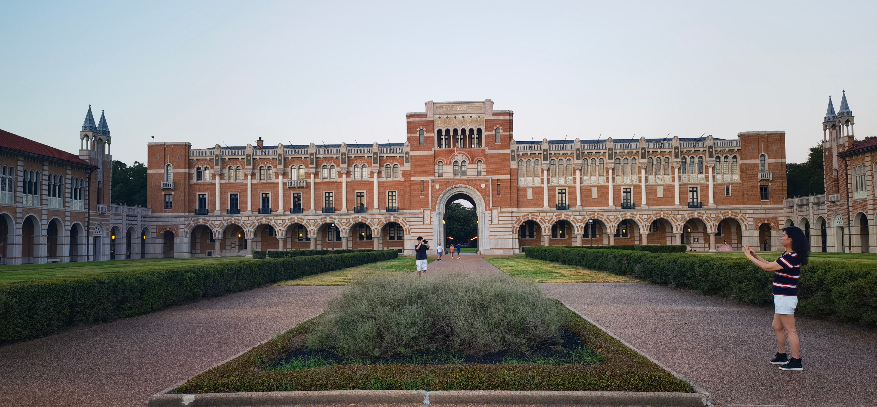 莱斯大学！美丽的傍晚时光！