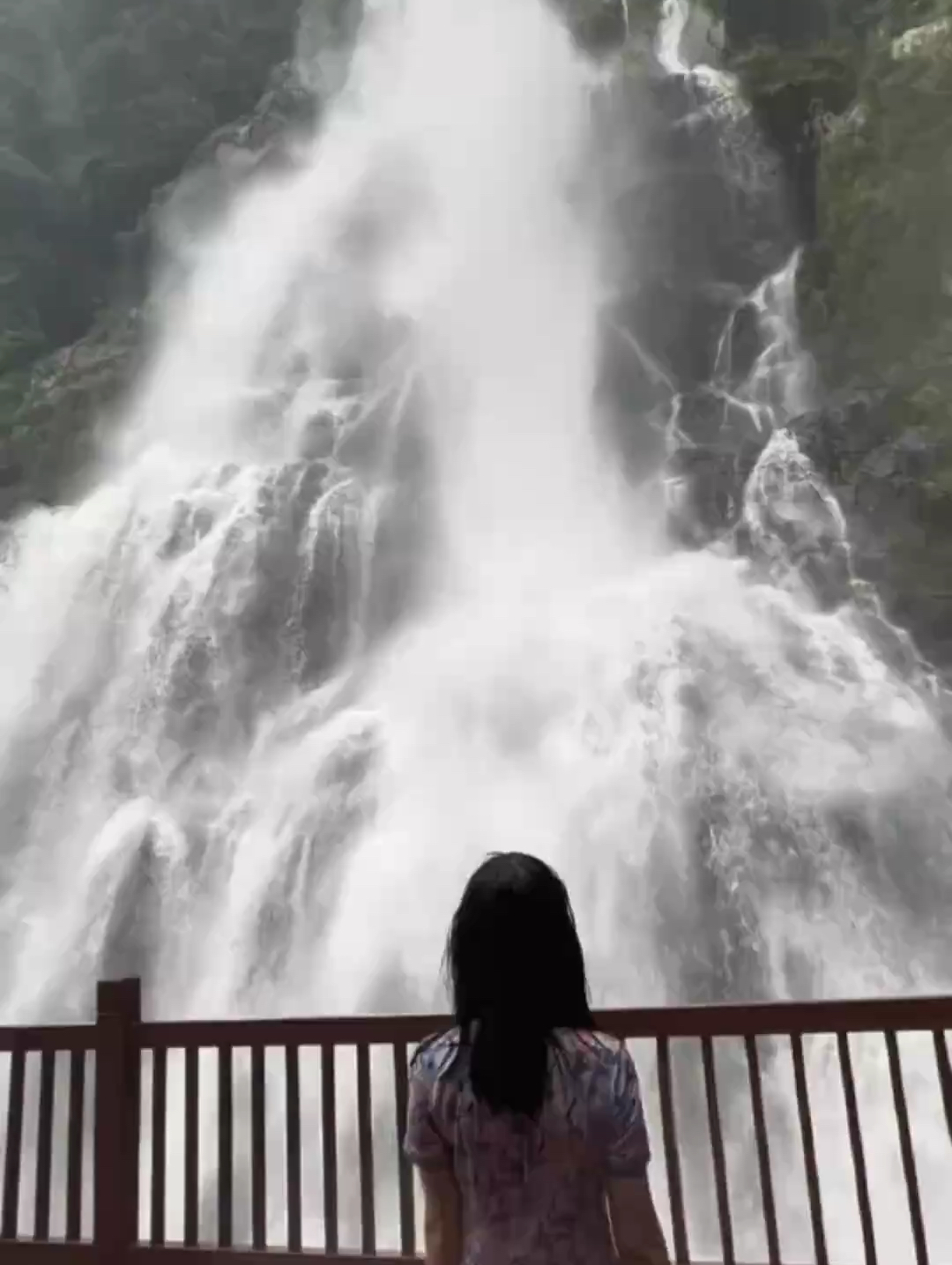 五一不用出省，泉州的瀑布也很绝。 #泉州旅游 #五一小长假旅游 #春天玩点花的 #休闲好去处 虹山瀑