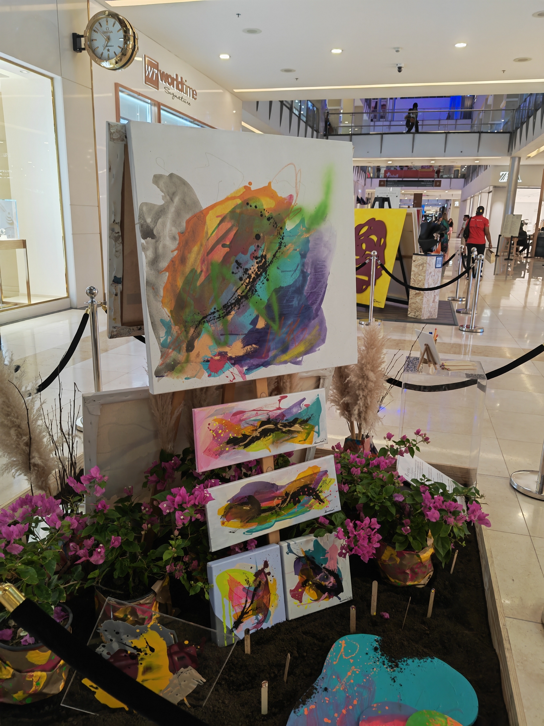 multi plaza 商场中的艺术展