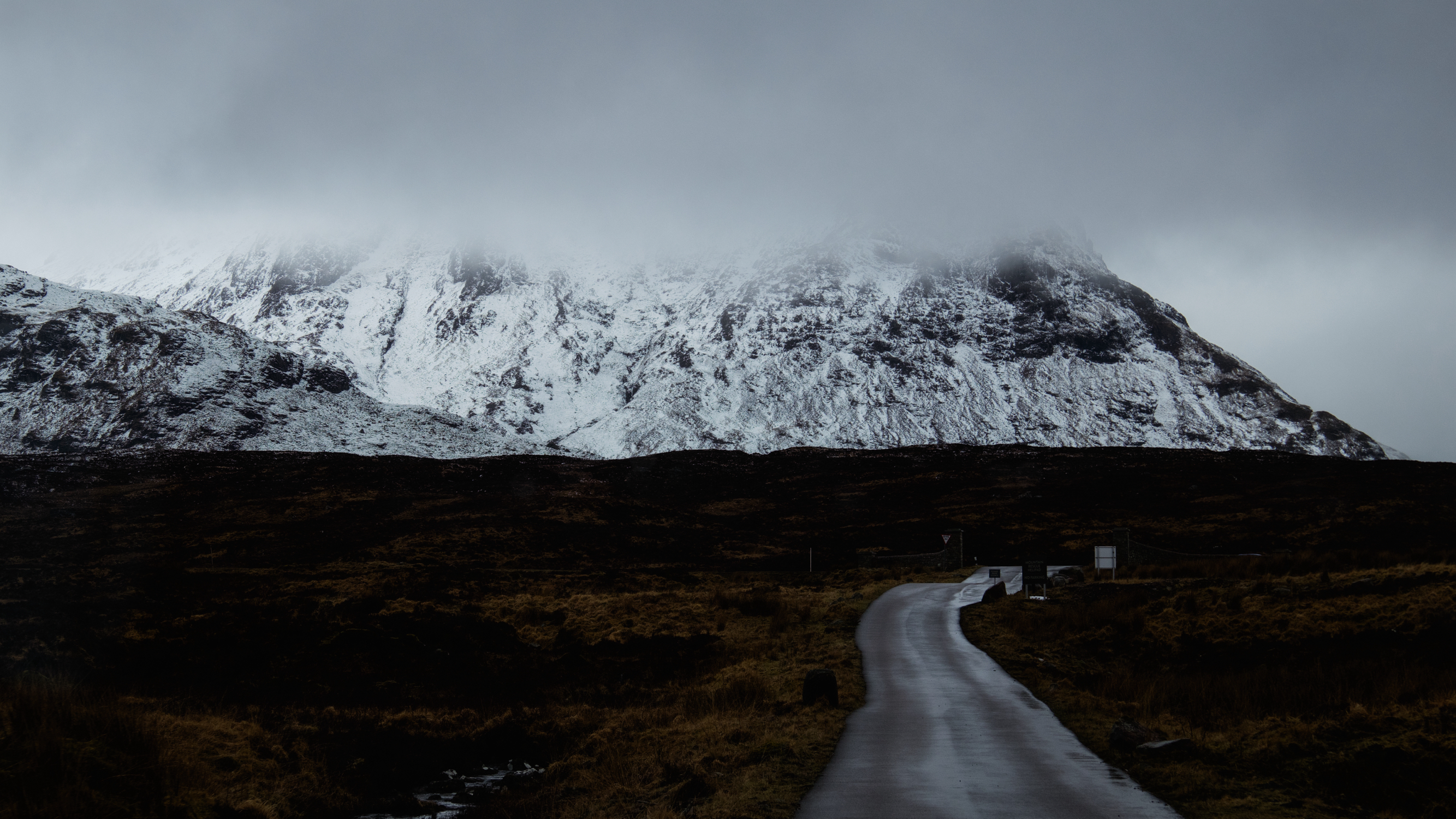 苏格兰高地全是雪山