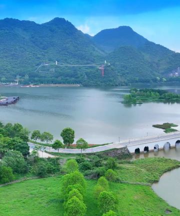 清远宝晶宫天鹅湖温泉酒店图片