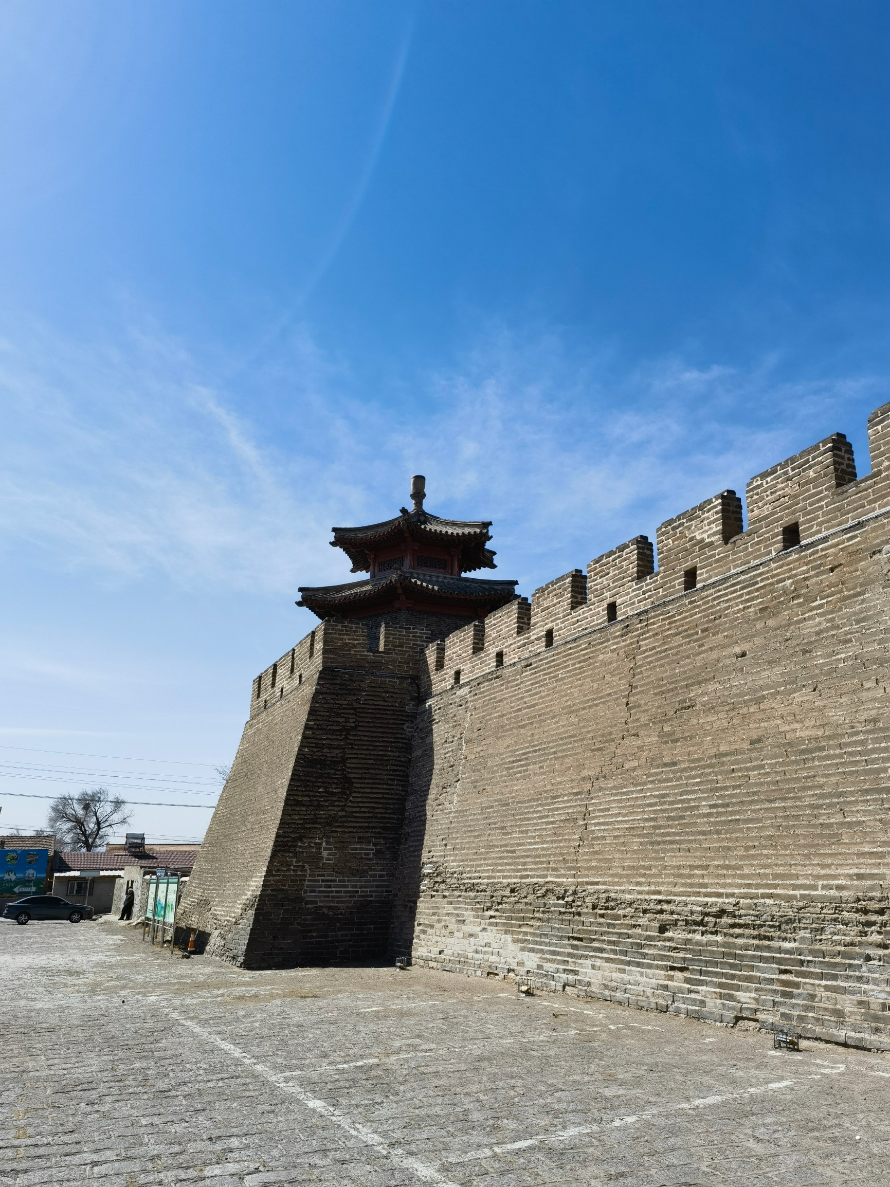这座历史上留下来的方城重镇，在中国古代邮驿史上曾是个大型驿站，它在明、清两代对我国的军事、政治、经济