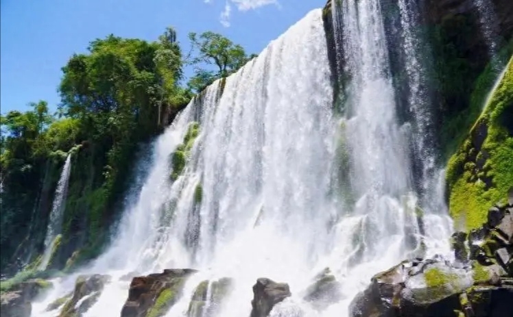 世界上最宽的瀑布～伊瓜苏大瀑布