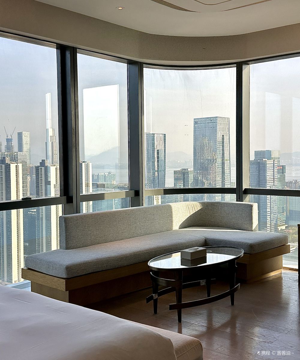 深圳南山深铁皇冠假日酒店图片