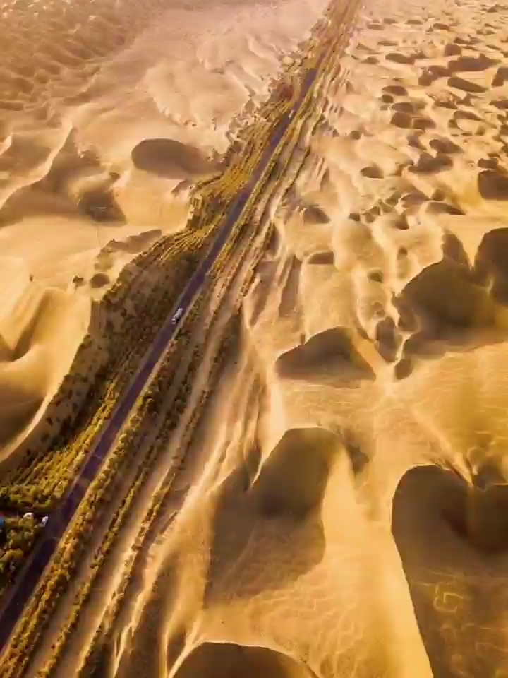 塔克拉玛干沙漠  亚洲最大沙漠