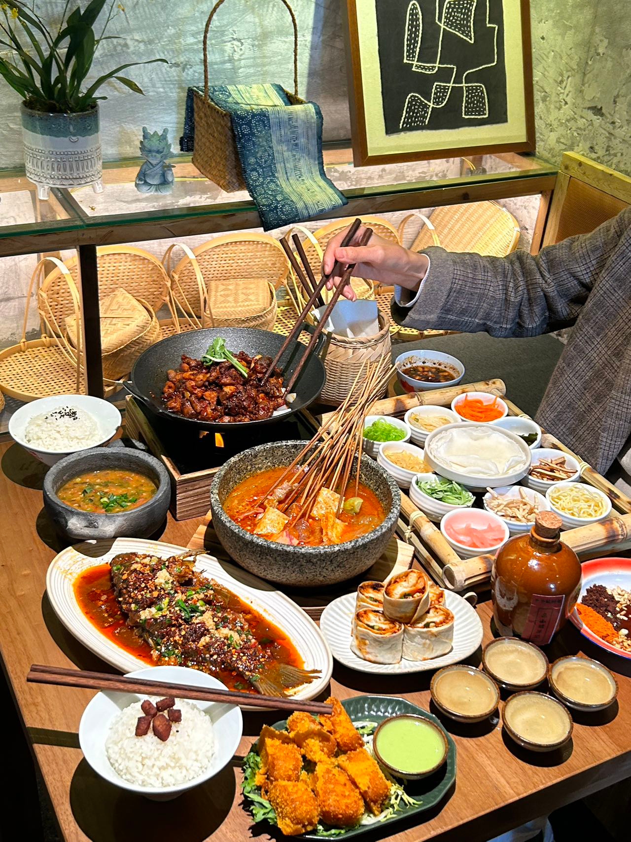 贵州美食盛宴，紫薇路上新开的贵州小酒馆