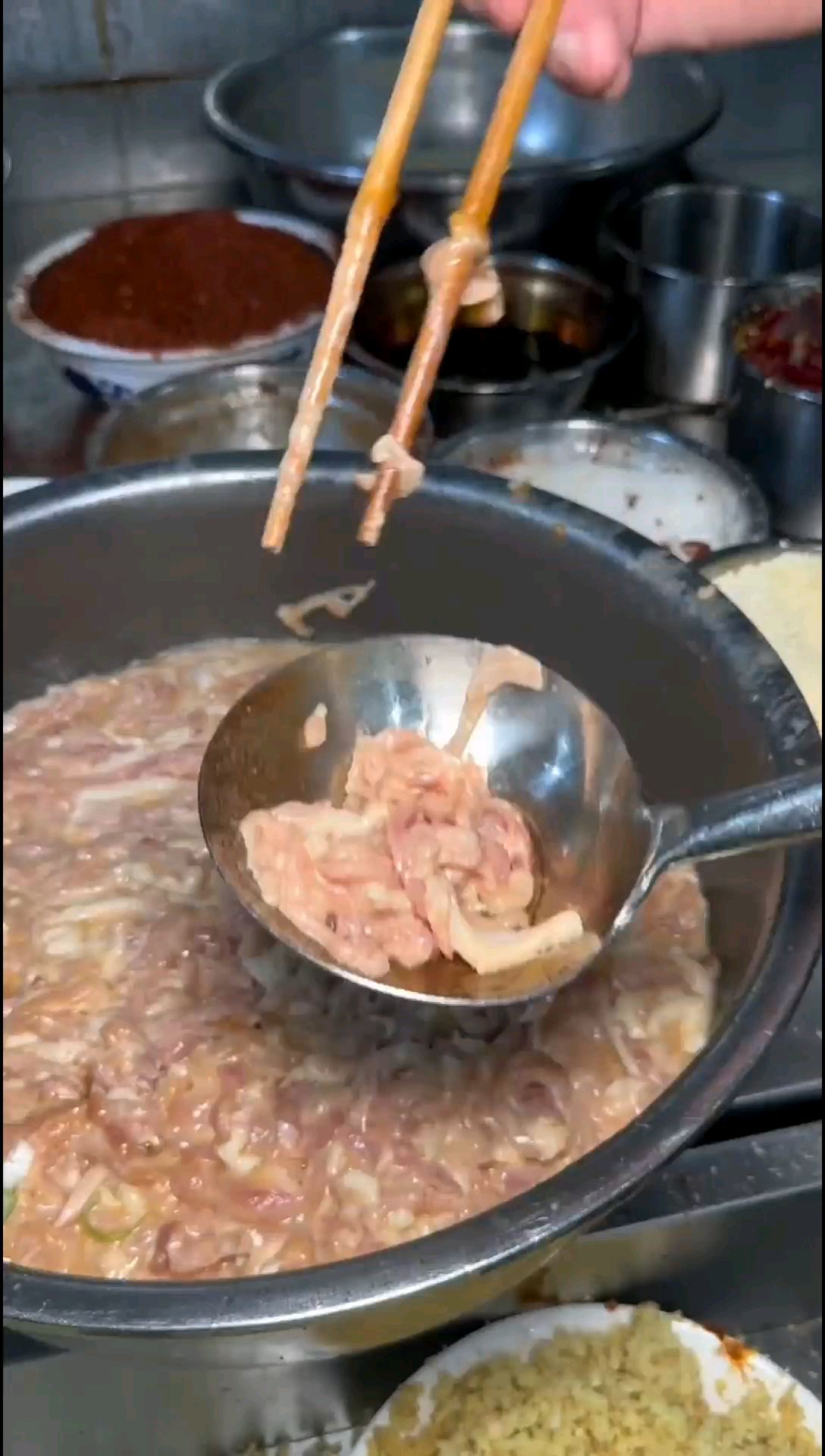 山西闻喜特色美食【扣肉辣子菜】有豆芽的有白菜的，茼蒿的，还有茄子的，你更喜欢哪一种呢？#闻喜美食 #