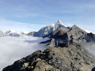 攀登四姑娘山大峰