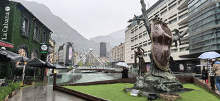 在欧洲五个袖珍小国之一的国家游玩