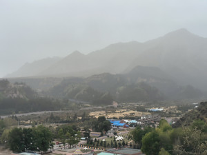 肃南游记图文-张掖马蹄寺石窟山体里的石梯