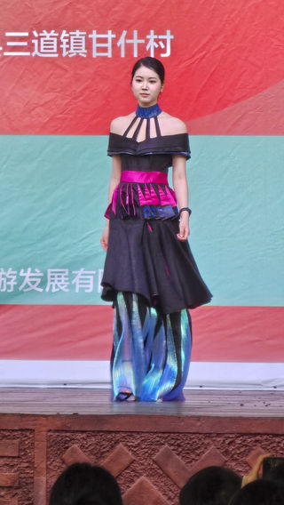 这场走秀一开场，就惊艳了所有人