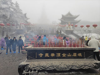 老鹰在飞翔之峨眉山乐山成都
