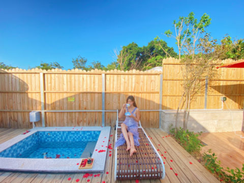 南丹山雨林星空度假村 1、含锶私家泡池（美容养颜，缓解疲劳，促进血液循环）