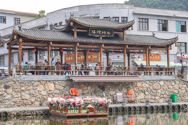 景德镇旅游攻略_景德镇雕塑瓷厂游玩_景德镇学院