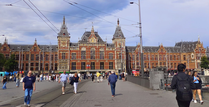 欧洲三个月环游十四《从古堡深谷到运河流光:阿姆斯特丹、羊角村、鹿特丹漫记》