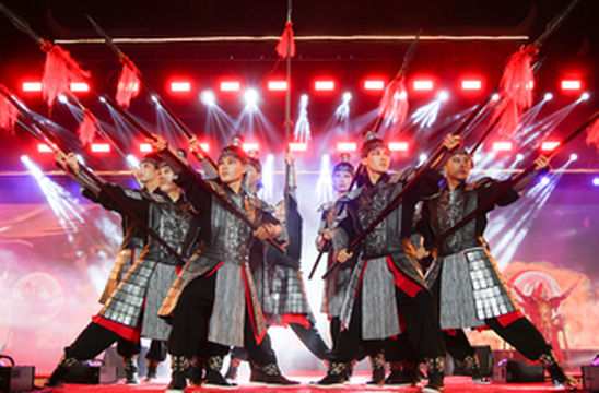 千架无人机庆双节 宁波方特人气爆棚！